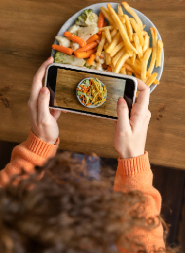 Сыты, но все равно хочется: как изображения еды обманывают мозг