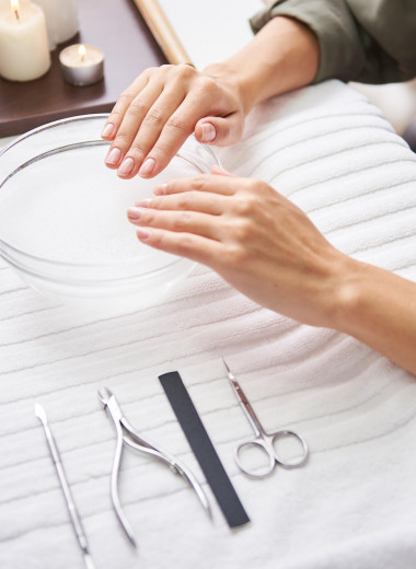 Как ухаживать за ногтями в домашних условиях: 10 правил