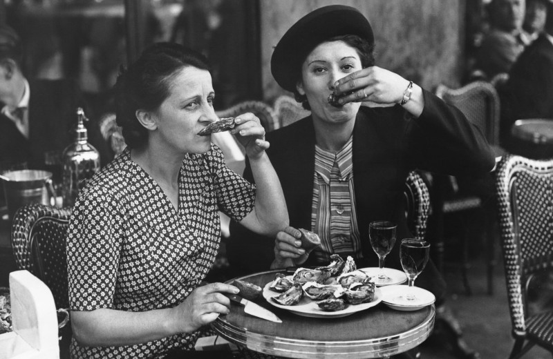 Как правильно есть устрицы: короткая инструкция для начинающих гурманов