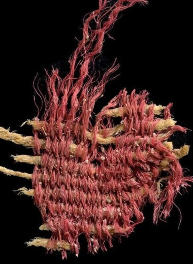 Багряная ткань возрастом 3800 лет найдена в Пещере Черепов у Мертвого моря