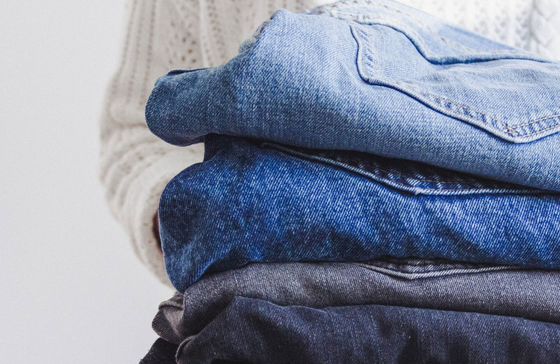 Что делать, если джинсы постоянно протираются: советы, как продлить жизнь любимой вещи