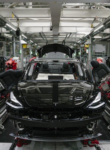 Проблемы Tesla: на производстве Model 3 рекордный травматизм