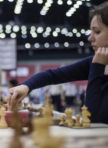 «Женщину нельзя заставить в течение пяти часов молчать». Почему шахматные турниры до сих пор делятся по гендерному принципу