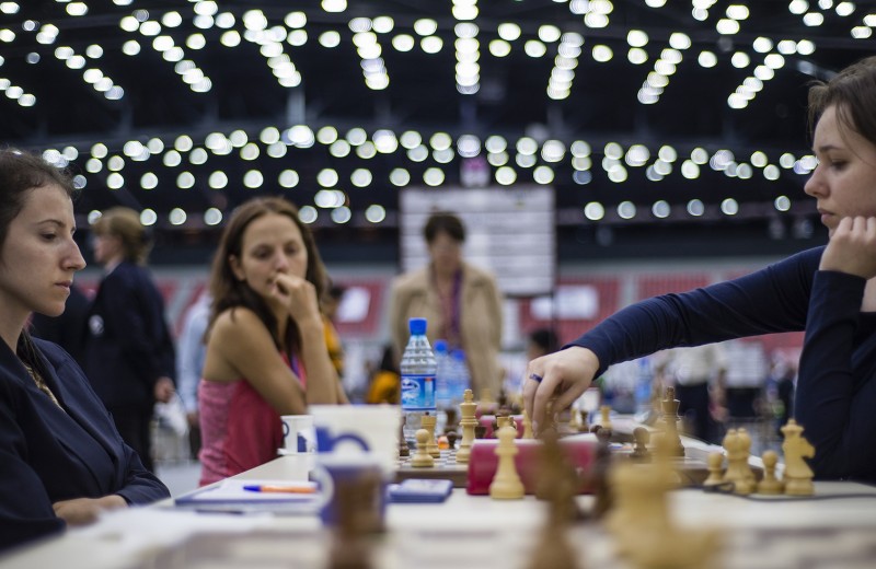 «Женщину нельзя заставить в течение пяти часов молчать». Почему шахматные турниры до сих пор делятся по гендерному принципу