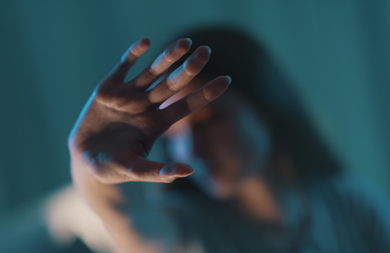 Стыд, недоверие и новая травма: почему сложно доказывать сексуализированное насилие