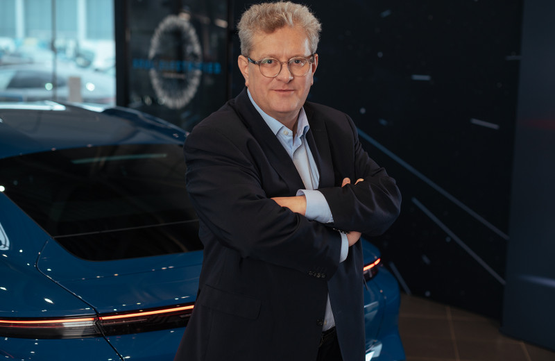 Заряд для бизнеса: чем запомнится электрический Porsche Taycan на «Иннопроме»