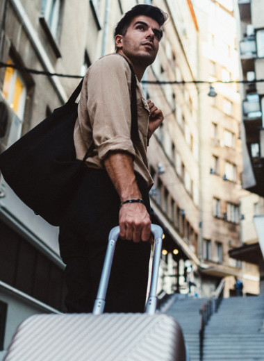 «Выбрать себя и вернуться в свой город»: почему зумеры уезжают из мегаполисов