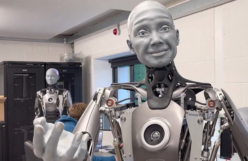 Создан робот, пугающе похожий на человека