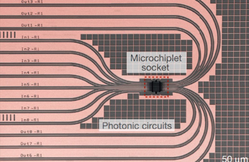 Физики собрали 128-кубитный чип на фотонной интегральной схеме