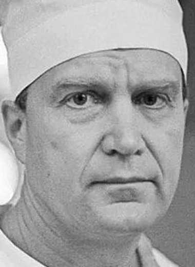 Господь создал Еву из ребра Адама, а Виктор Калнберз стал первым хирургом СССР, который провел операцию по смене пола