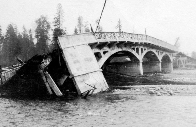 10 самых неприятных обрушений мостов за 100 лет