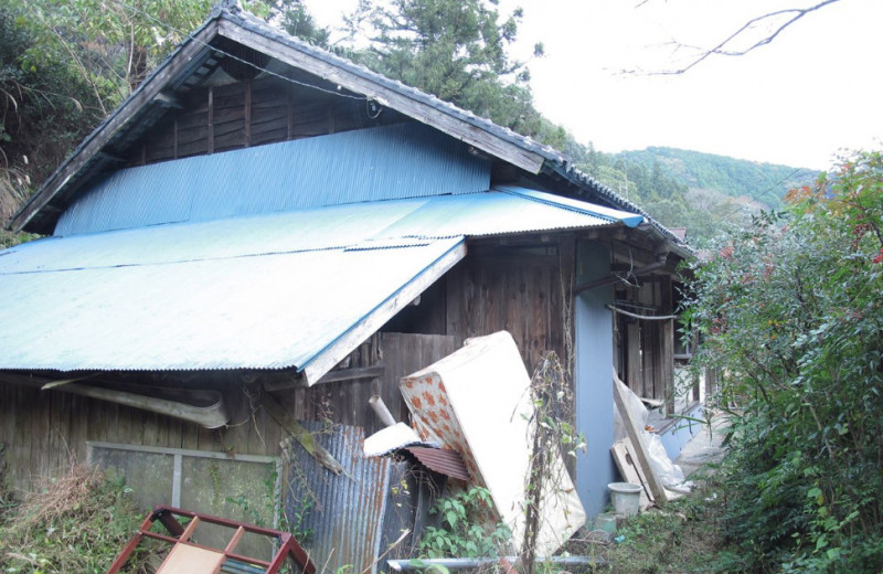 Посмотрите, как семейная пара трансформировала заброшенный дом в Японии!
