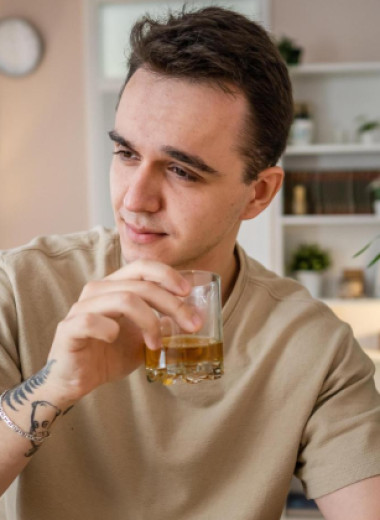5 признаков того, что близкий становится зависимым от алкоголя
