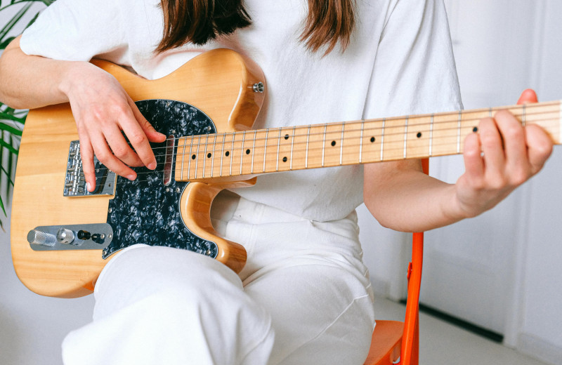 Почему люди продолжают заниматься музыкой после 40 — даже без сцены и дохода