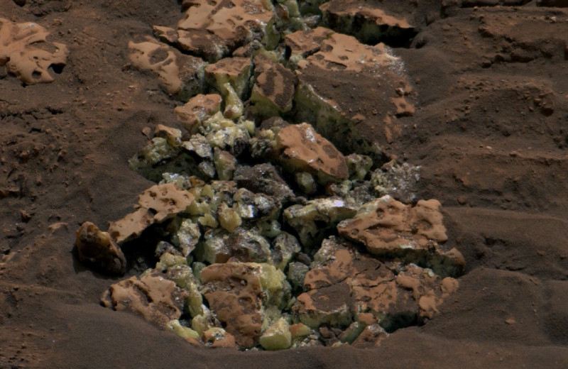 Curiosity нечаянно расколол камень на Марсе и обнаружил настоящий сюрприз