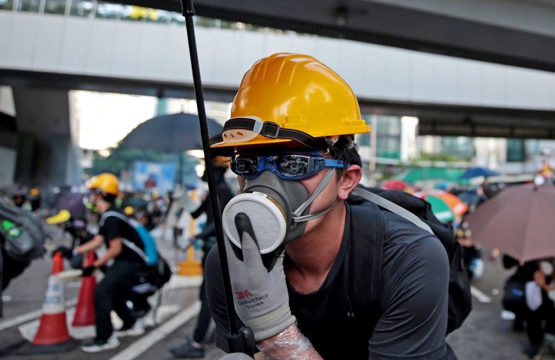 Жители Гонконга объявили всеобщую забастовку