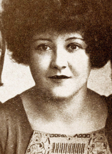 От роговой оправы до красного лака: как развивалась мода между двумя мировыми войнами