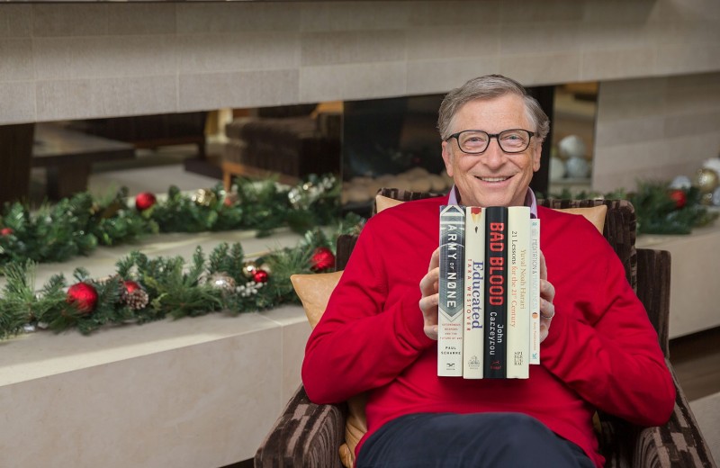 Роботы, война и медитации: Билл Гейтс выбрал лучшие книги 2018 года