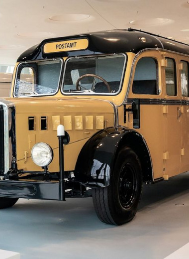 Этот гигантский Mercedes-Benz совмещал функции автобуса и почтового отделения