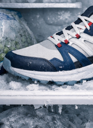 Зачем на ночь класть кроссовки в морозилку