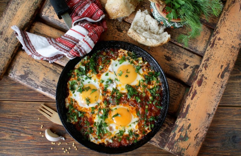 «Прокачай» свою яичницу: 14 лучших товаров для готовки этого идеального блюда