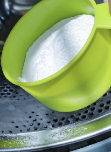 Не только для уборки: как использовать соду для стирки и почему стоит это сделать