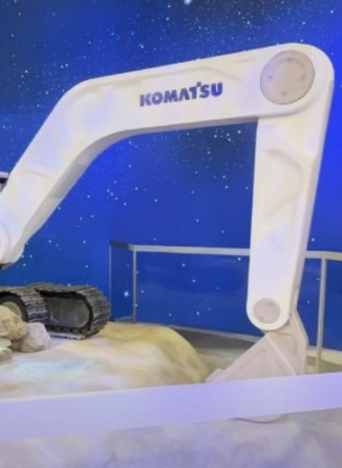 Komatsu показала лунный экскаватор и подводный бульдозер