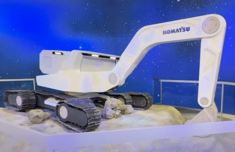 Komatsu показала лунный экскаватор и подводный бульдозер