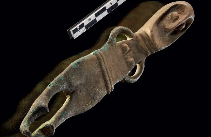 В Германии обнаружили древнюю обнаженную женскую фигурку из бронзы