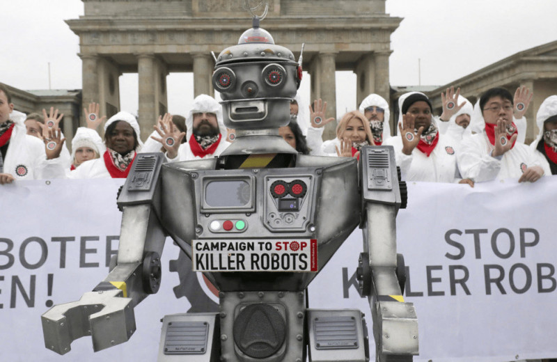 Запретить «роботов-убийц»: почему против оружия с ИИ выступают всё чаще, а Россия и США не хотят от него отказываться