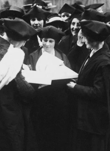 «Восьмерки»: как жили и учились первые студентки Оксфорда