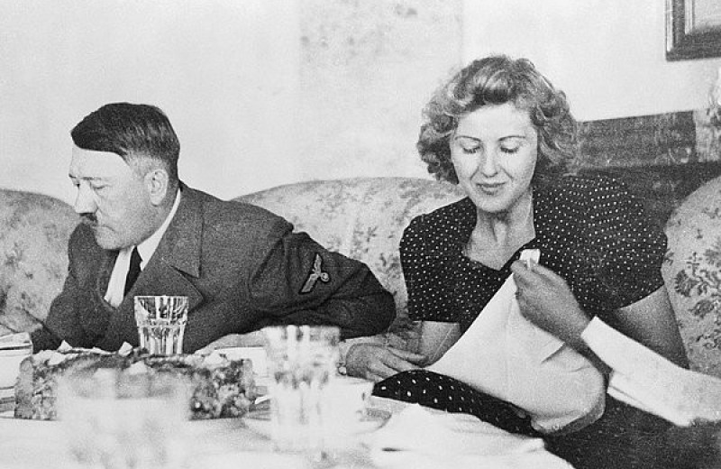 «Каждый прием пищи мог стать последним»: история женщины, которая дегустировала еду для Гитлера