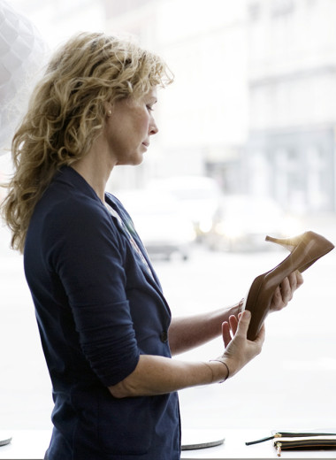 Как женщины с большим размером ноги сталкиваются со стигмой и проблемами со здоровьем