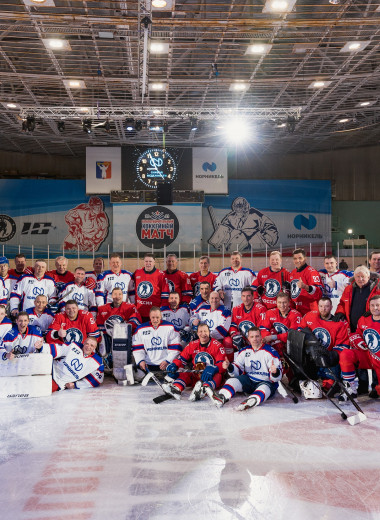 «Легенды хоккея» собрались на матче Ночной хоккейной лиги в Норильске