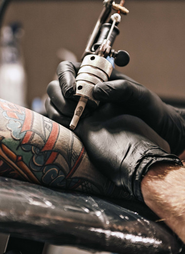 Что делать с надоевшей татуировкой и как удалить ее без вреда