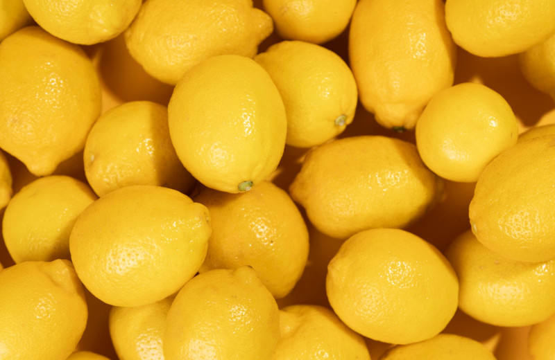 Цитрусовый помощник по дому: 7 способов применения лимонов не по назначению