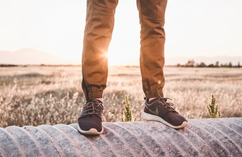 Почему у тебя отекают ноги: 7 частых причин и способы борьбы с проблемой