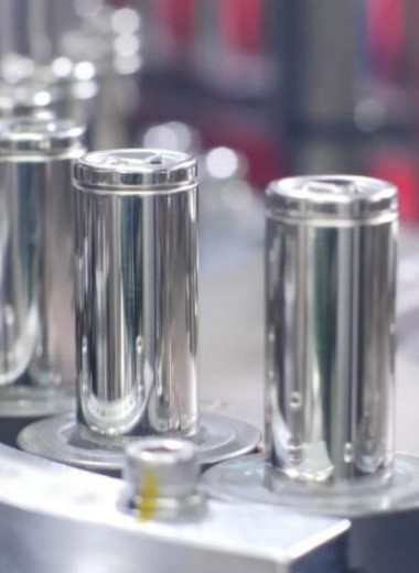 Российские химики создали новый тип аккумулятора, который заряжается в 10 раз быстрее литий-ионного