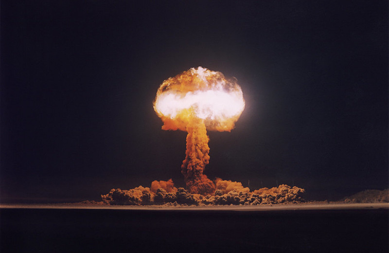 Ядерный взрыв: что нужно знать об оружии массового поражения и как спастить от удара