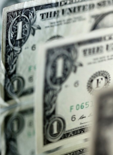 Ориентация на доллар. Как валютные вклады помогут приумножить сбережения