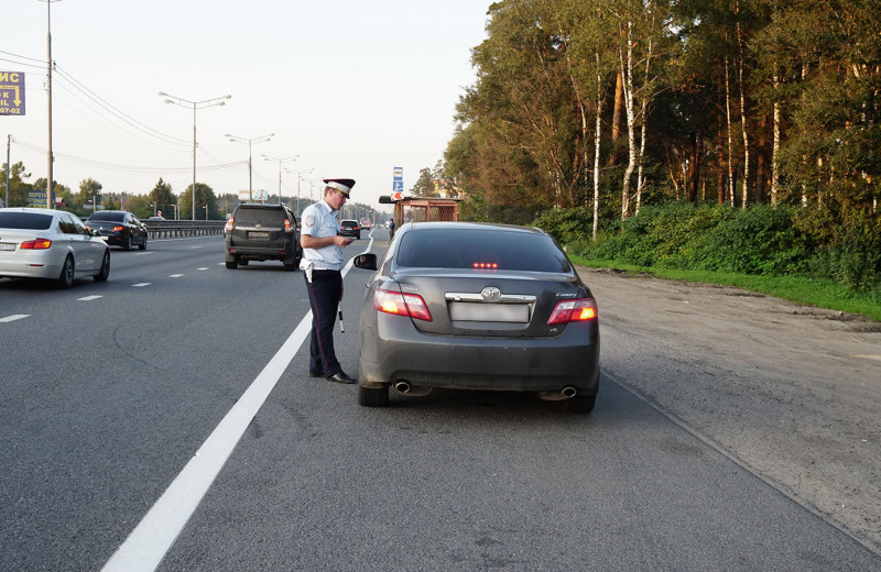 Как водители наказывают обочечников на дороге (сурово, но справедливо)