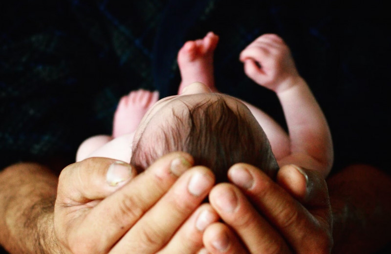 Новорожденный чувствует тонкие языковые различия в самые первые часы жизни