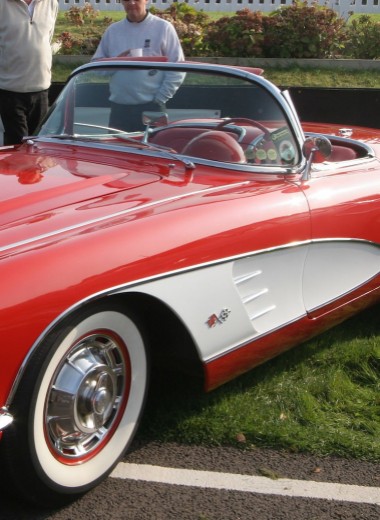 Пластмассовый символ Америки: автомобиль Corvette