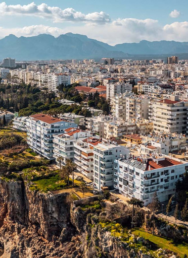 На твердой земле: как выбрать безопасный район для покупки недвижимости в Турции