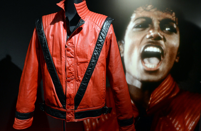 Майкл Джексон и его легендарный красный пиджак для клипа Thriller