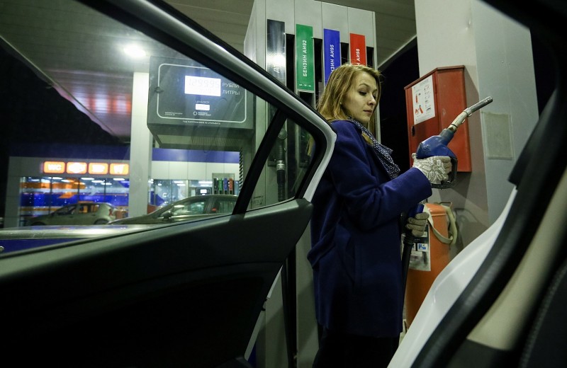 Независимым АЗС разрешили продавать бензин на 4% дороже «Роснефти»