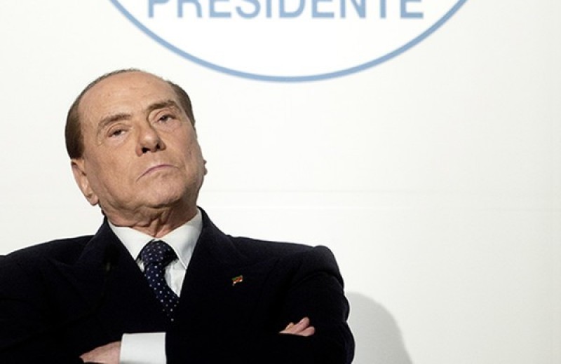 Облико скандале! Берлускони: невероятные приключения итальянца в Италии