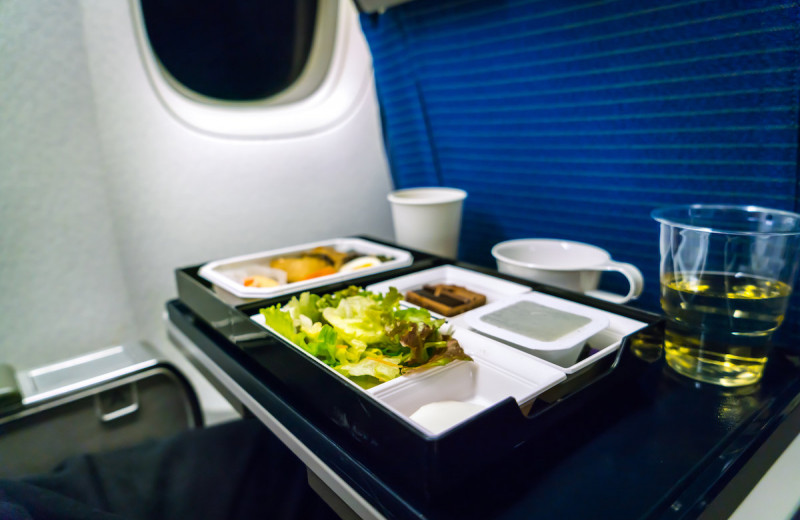 Улетный обед: все, что вы хотели знать о питании на борту самолета