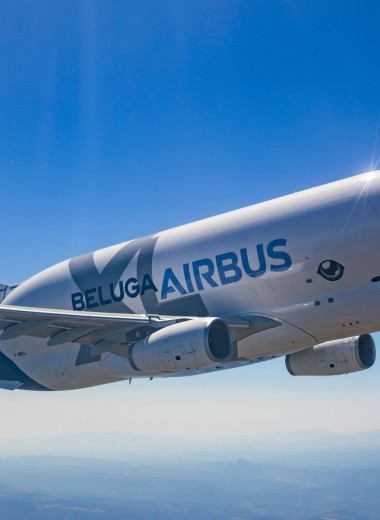 Фура в небе: самый большой самолет в мире