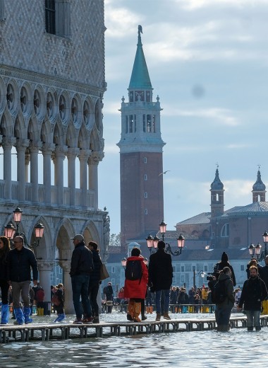 Набережная неисцелимых: как Венеция переживала самое сильное наводнение за 50 лет